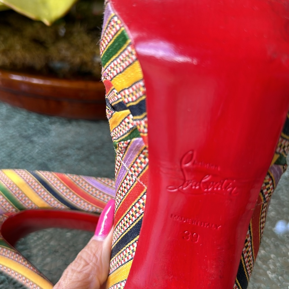 BEAUTIFUL CHRISTIAN LOUBOUTIN SILK FABRIC STILETTOS, 39. GUC - Picture 9 of 11
